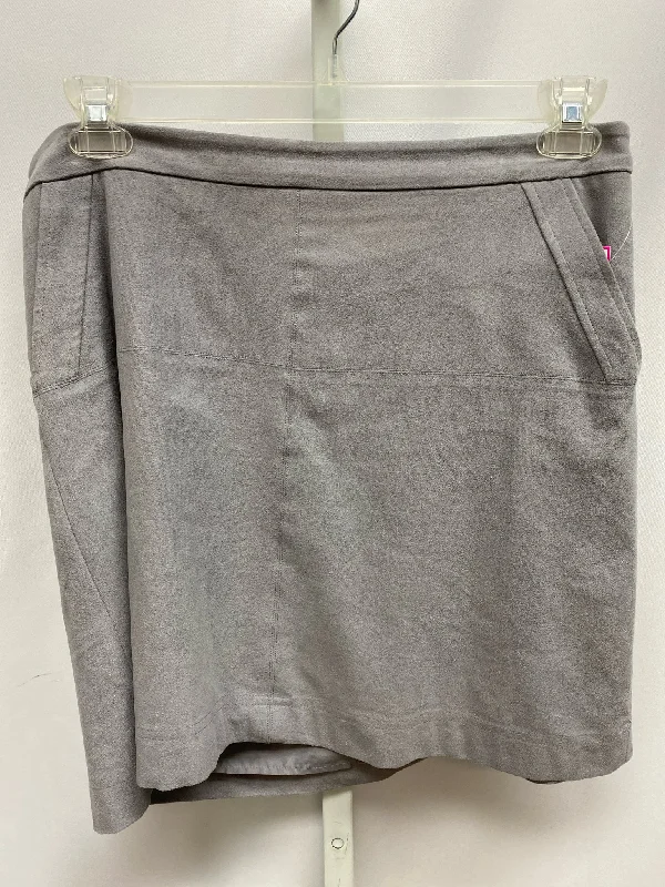 Size 10 Vince Camuto Gray Skirt