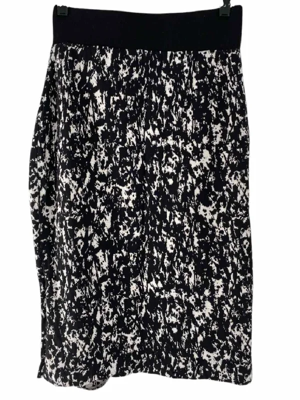 Boss Size S/M Black White Print Skirt