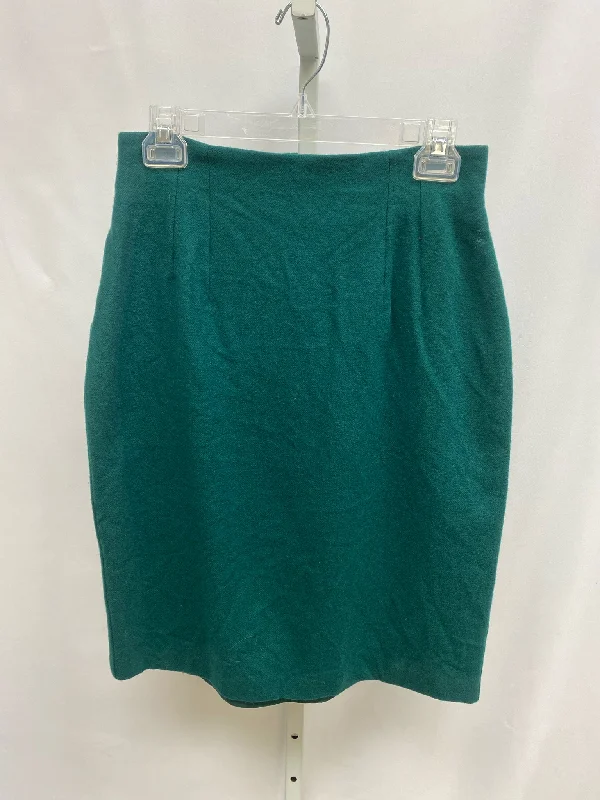 Size 8 Norton McNaughton Forest Green Skirt