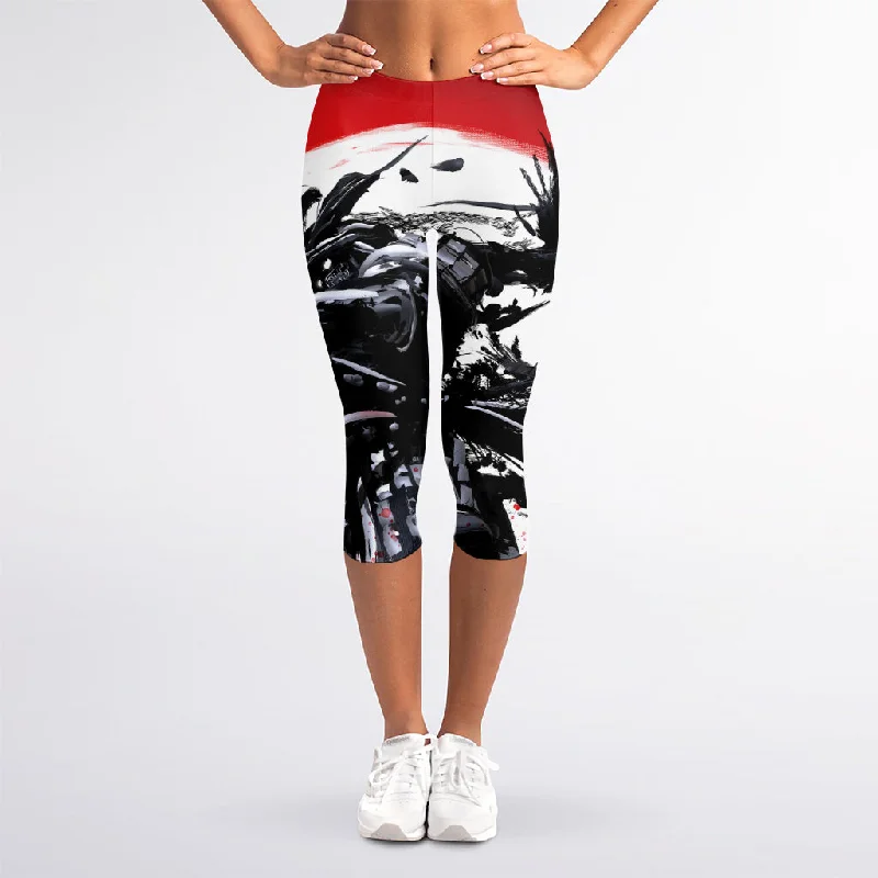 Samurai And Crow Print Women's Capri Leggings